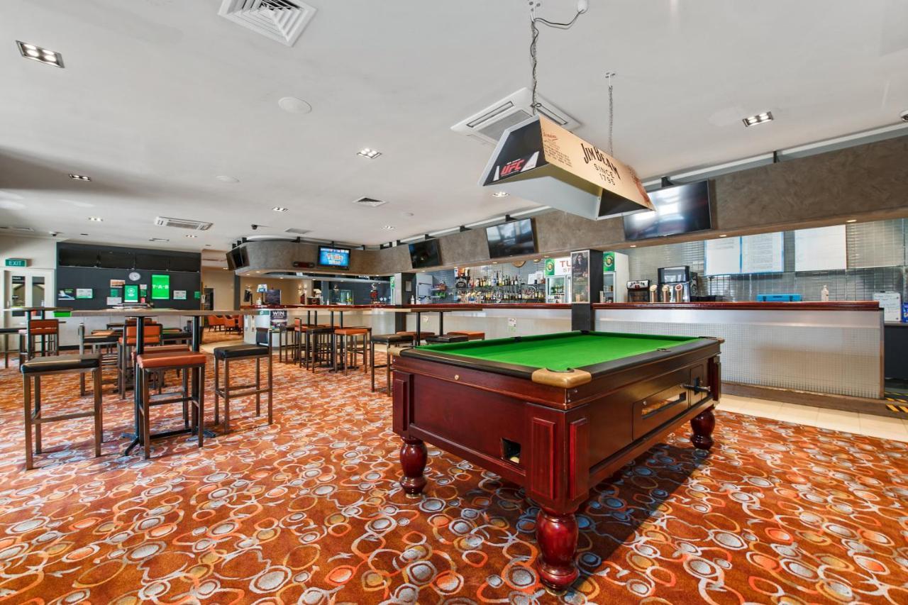 Olde Tudor Hotel ลอนเชสตัน ภายนอก รูปภาพ